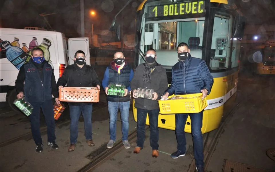 Vedení plzeňské„Trojky“ osobně poděkovalo za nasazení lidem v první linii