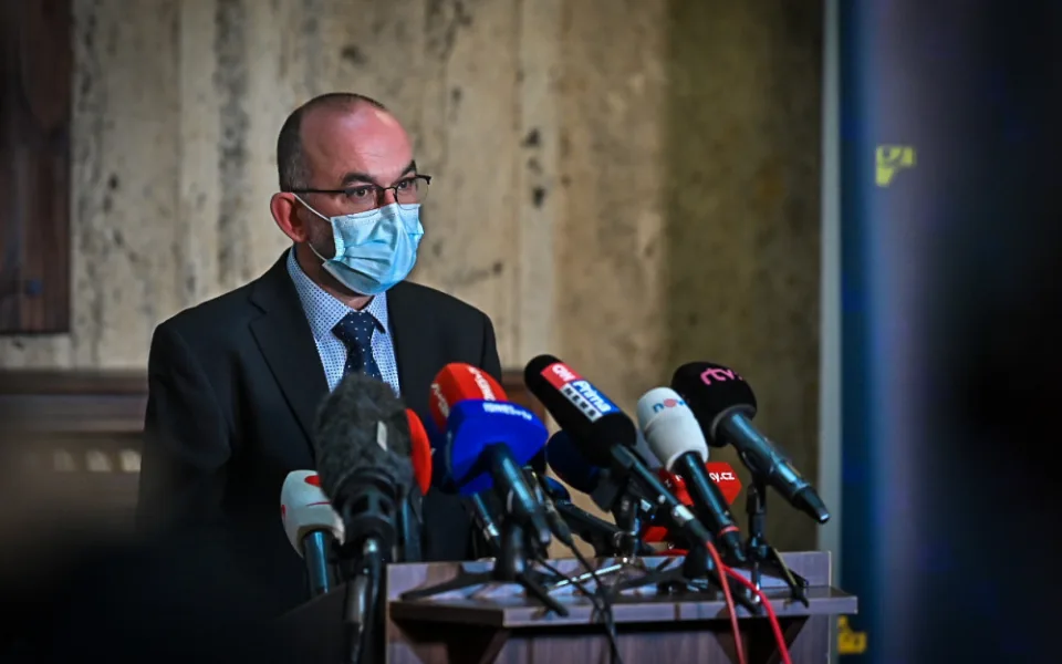 size4-size4-size4-16045898101049-2-opatreni-musime-zachovat-jeste-dva-az-tri-tydny-rikaji-statistici-pocet-hospitalizaci-podle-nich-jes