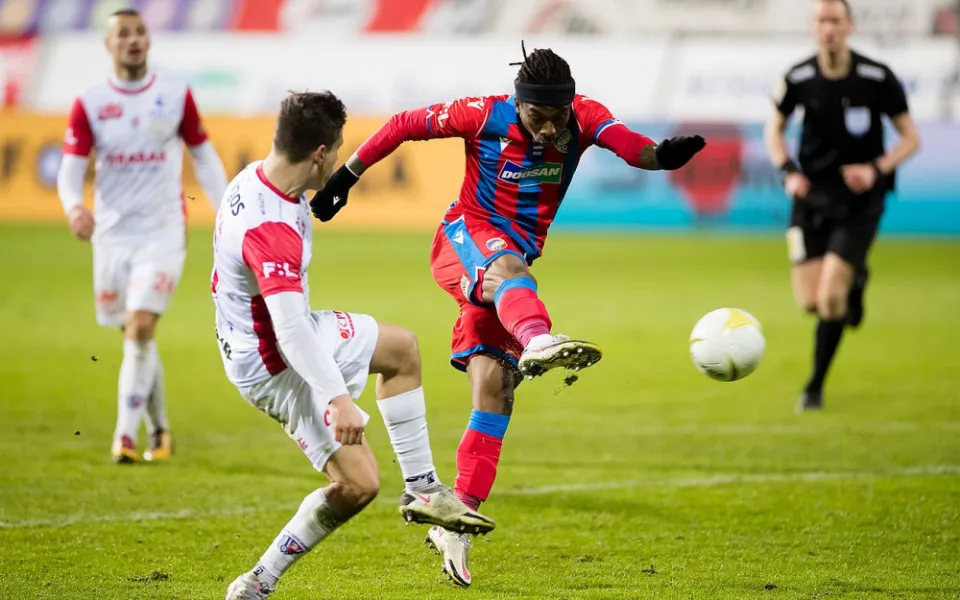 Viktoriáni porazili při prvním domácím utkání roku 2021 nováčka z Pardubic 2:0