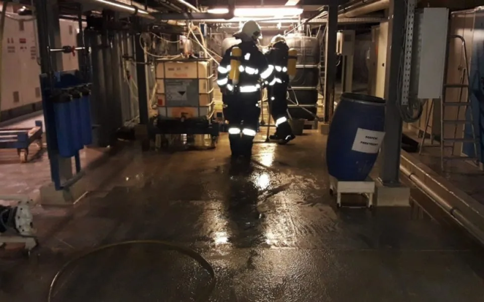 Reakce dvou chemikálií vyhnala z firmy 17 zaměstnanců