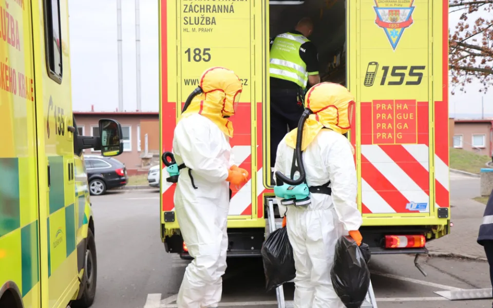Transporty pacientů, pro které už nemají zařízení v kraji volnou kapacitu
