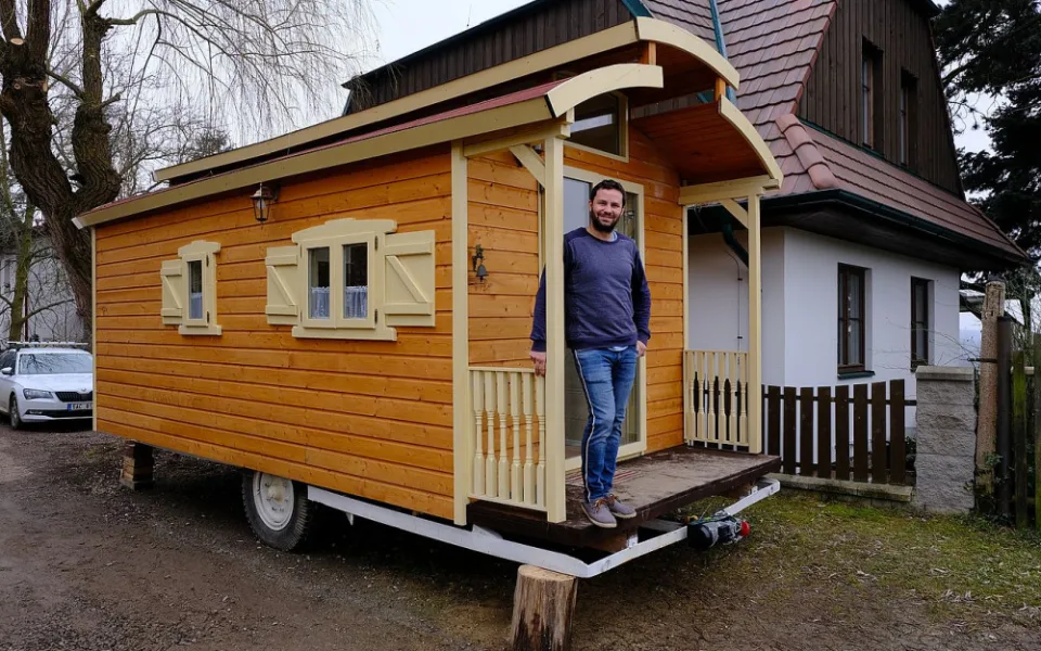 Maringotku proměnil Ondřej Vácha za šest měsíců v malý rodinný klenot, teď se mu hrnou další zakázky