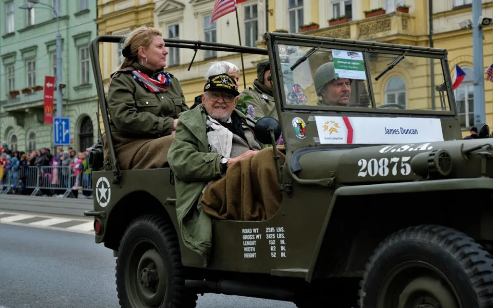 James Duncan při návštěvě Plzně v rámci Slavností svobody, archivní foto