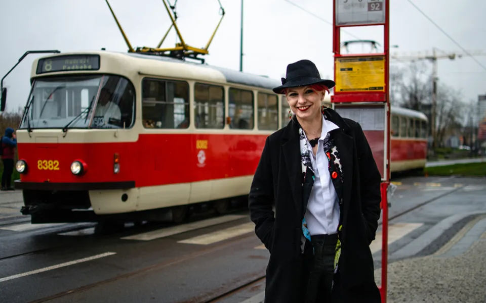 Často na mě mávají děti nebo mladí, říká Tramvajačka Karolína z Instagramu