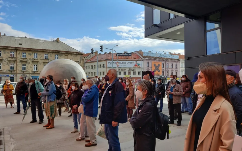 Máme toho dost, vzkázali Plzeňané vládě na protestu za nezávislost justice