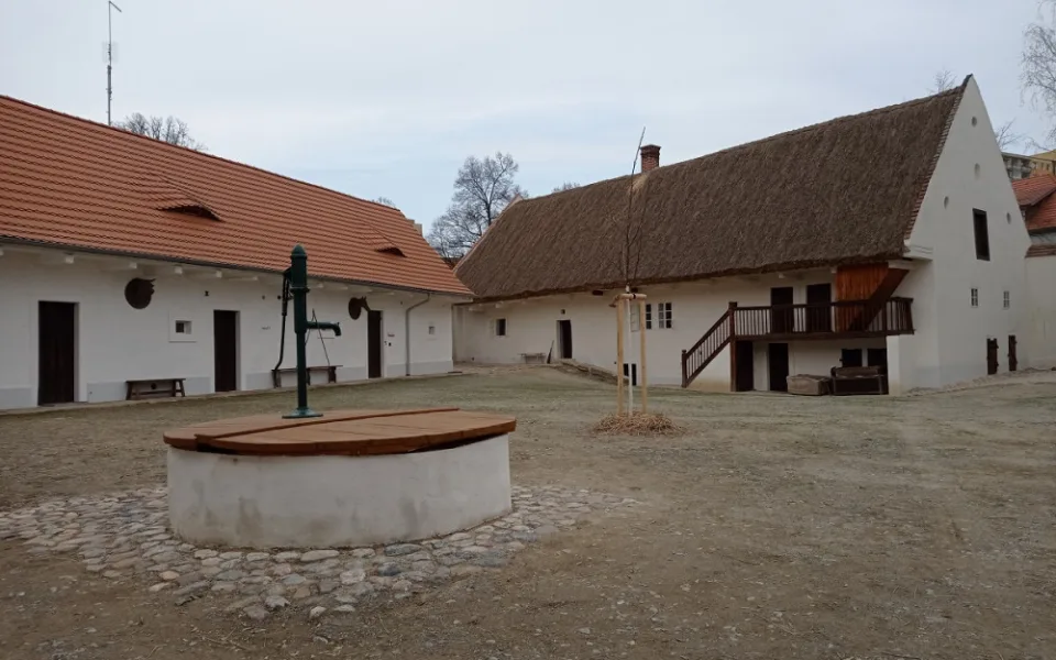 zrekonstruovaný selský dvůr U Matoušů v Plzni-Bolevci