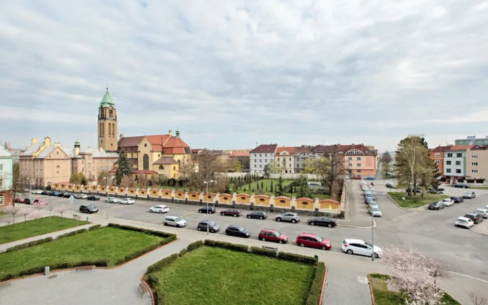 Vizualizace obnovy Jiráskova náměstí a klášterní zahrady v Plzni