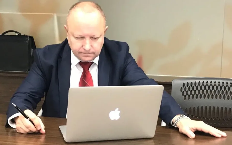 Petr Fousek je novým předsedou fotbalové asociace, porazil Karla Poborského