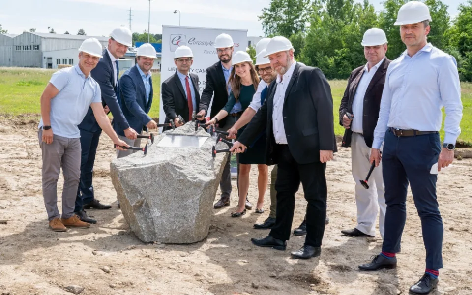 Urbanity rozšiřuje městský areál v Tachově o moderní výrobní halu na plastové výlisky