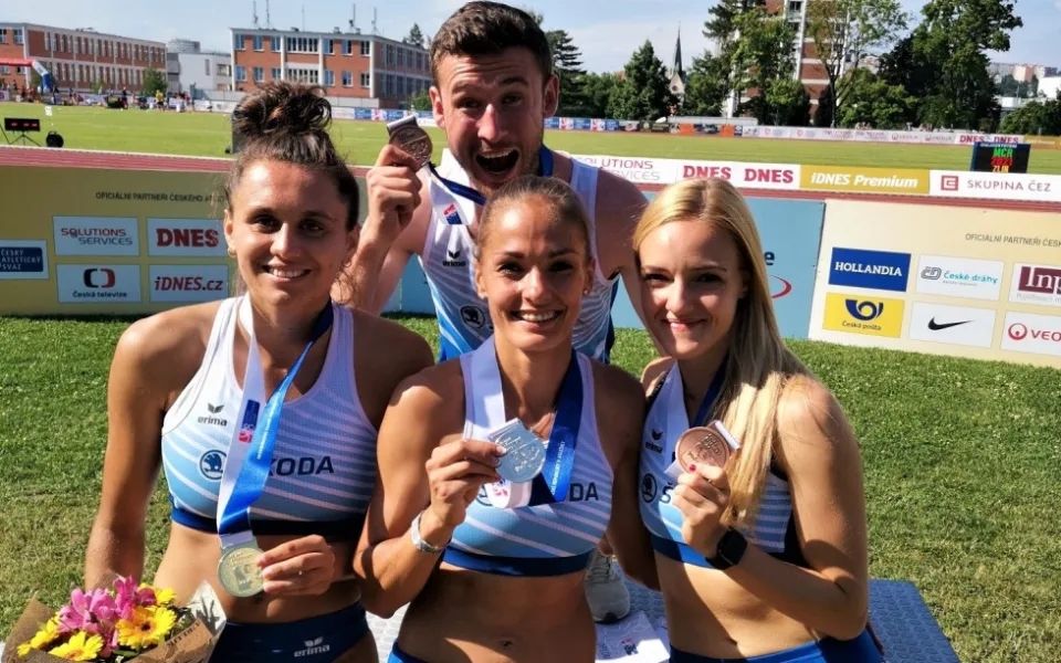 Linda Suchá, Tereza Petržílková, Tereza Jonášová a Josef Adámek