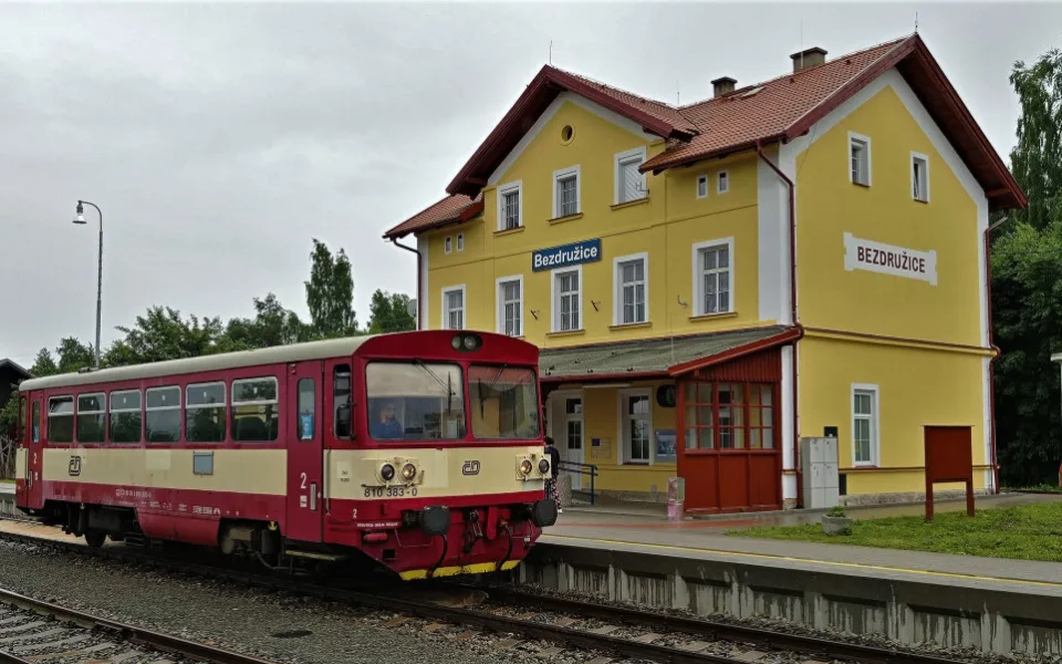 nadrazi Bezdruzice