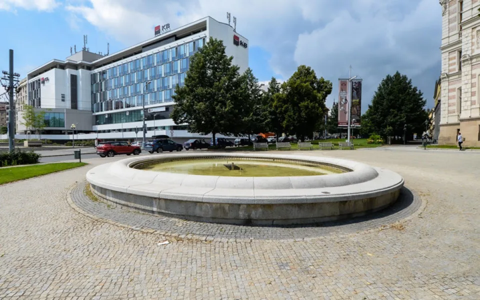 Silné deště vyřadily z provozu kašnu a fontány v sadovém okruhu