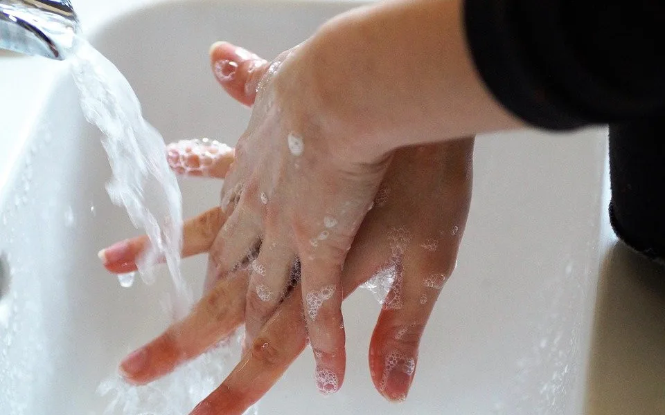 size4-washing-hands-4940148_960_720