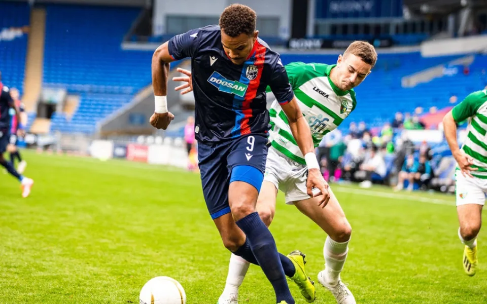 Fotbalistům Plzně se podařilo odvrátit ostudný debakl, prohru stáhli na rozdíl dvou branek