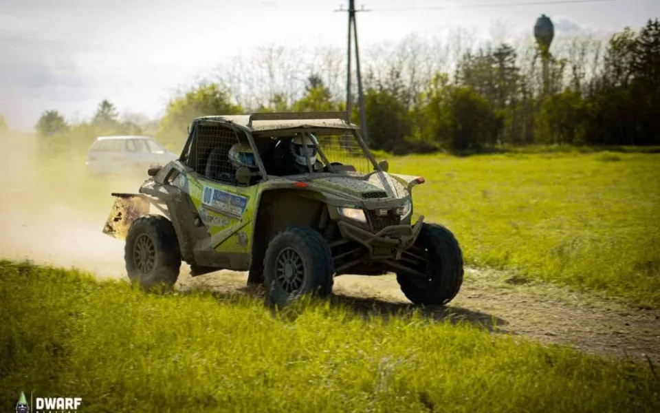 Jarka si splnila sen a svezla se v závodní buggy