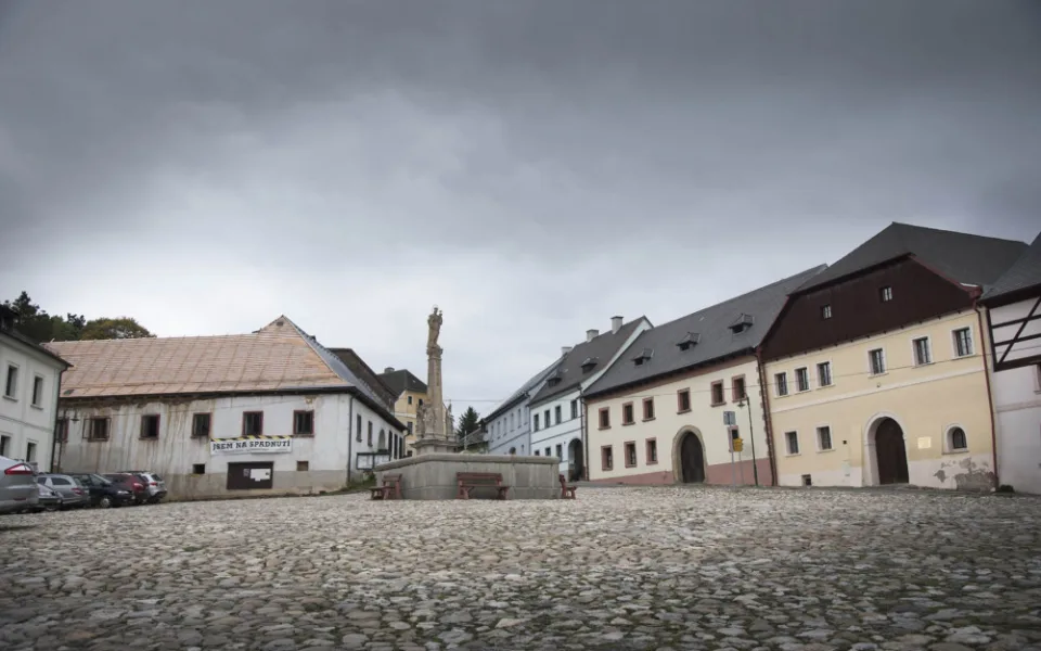 Památkově chráněný Dům Na Růžku v Úterý zachraňuje spolek místních nadšenců