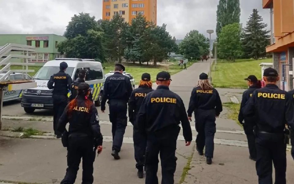 Policisté jdou do akce