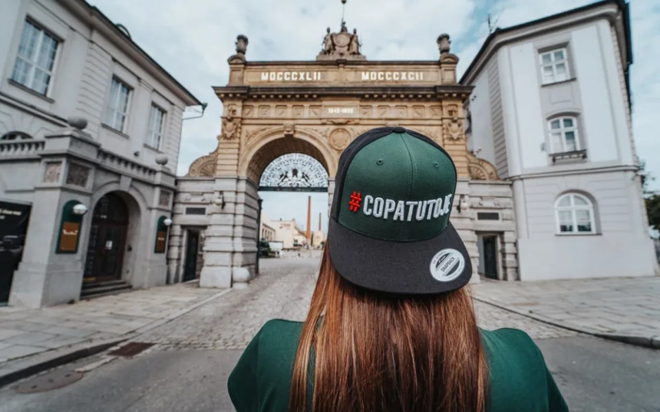 Legendární kolekce oblečení města Plzně #COPATUTOJE se vrací v nové reedici