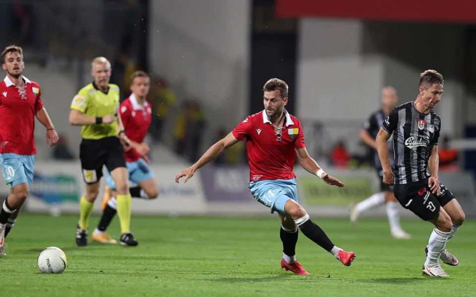 Viktoriáni v retro dresech porazili ve výročním utkání České Budějovice 2:1