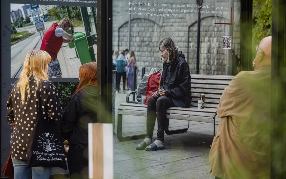 Tři stovky zpovědí lidí bez domova i názory veřejnosti, Plzeň si nechala zpracovat studii bezdomovectví