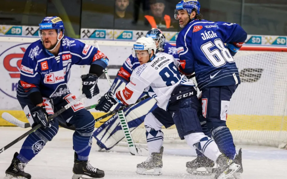 Hokejisté Plzně deklasovali Kladno 8:1, Jágr se zranil