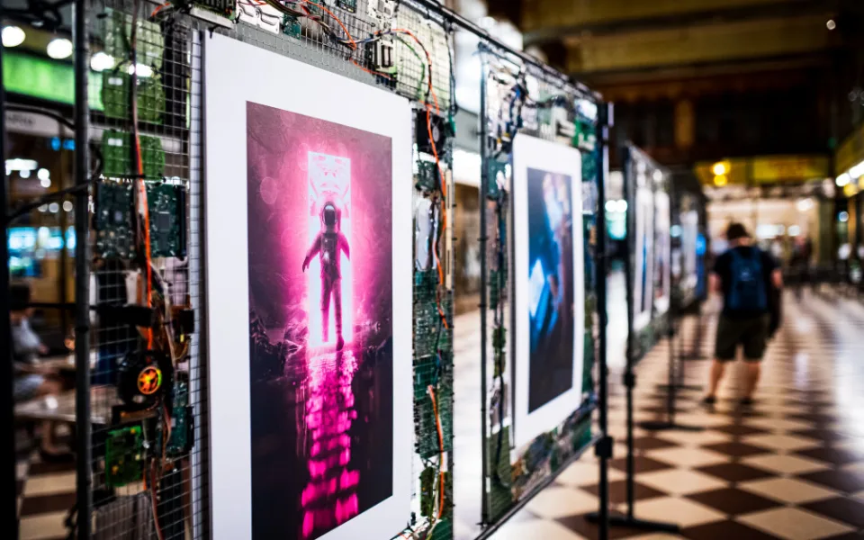 Festival bude zajímavý i po vizuální stránce. Český ilustrátor Tomáš Müller vybral ze svých sci-fi děl to nejlepší.