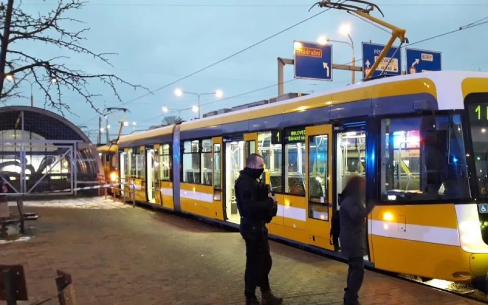 archivní foto z lednové nehody, kdy srážku s tramvají nepřežil devětačtyřicetiletý muž