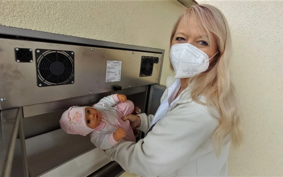 Svůj babybox už má i Rokycanská nemocnice