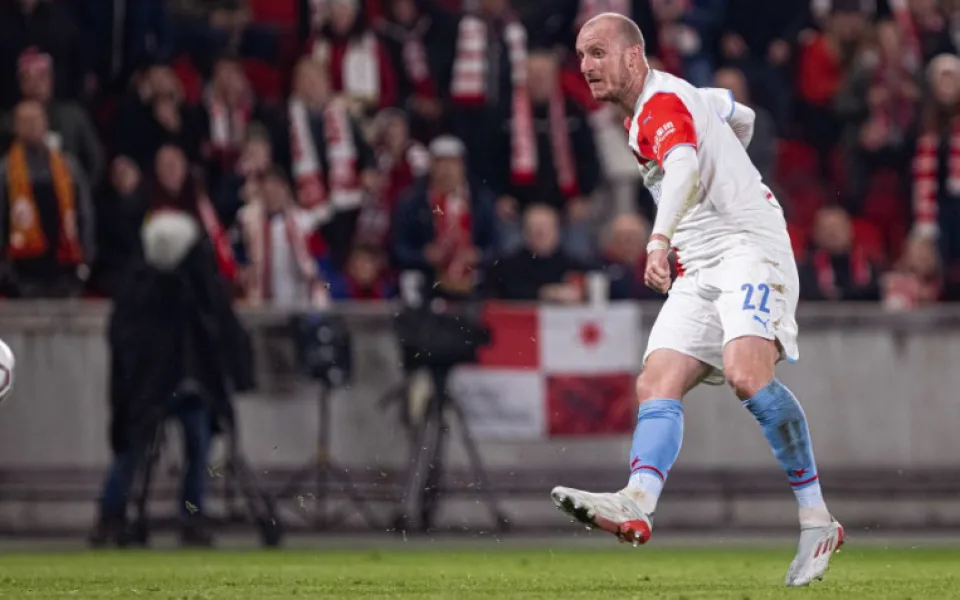 Bouřlivou oslavou gólu Krmenčík vytočil fanoušky Plzně i bývalé spoluhráče, Limba hodil jeho dres do krbu