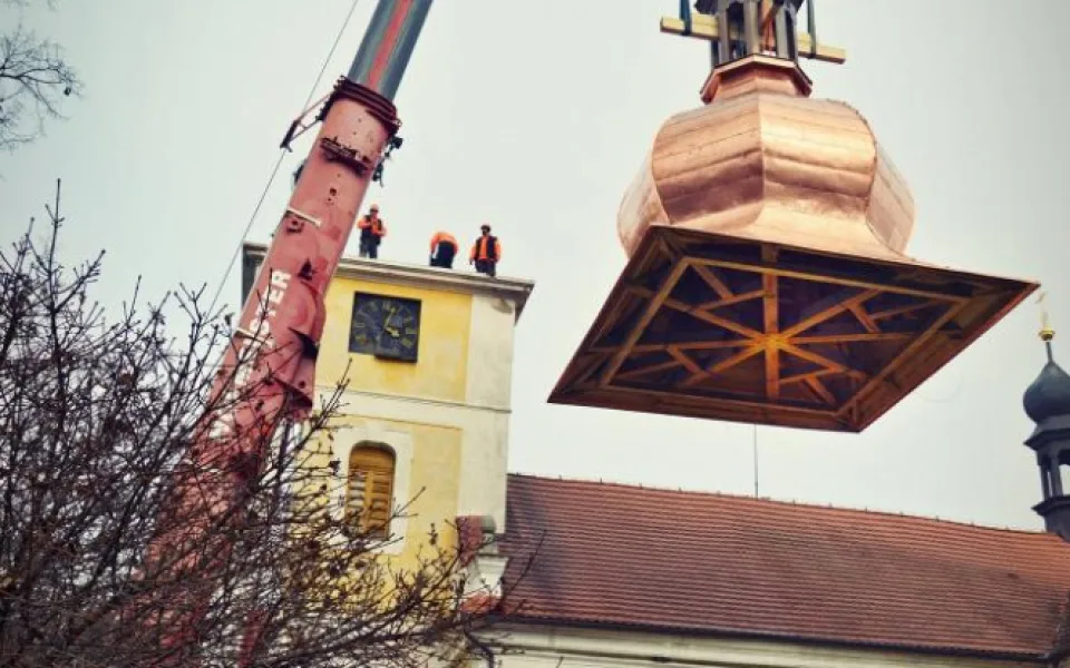 Foto: Václav Živný, kostel zdobí nová báň