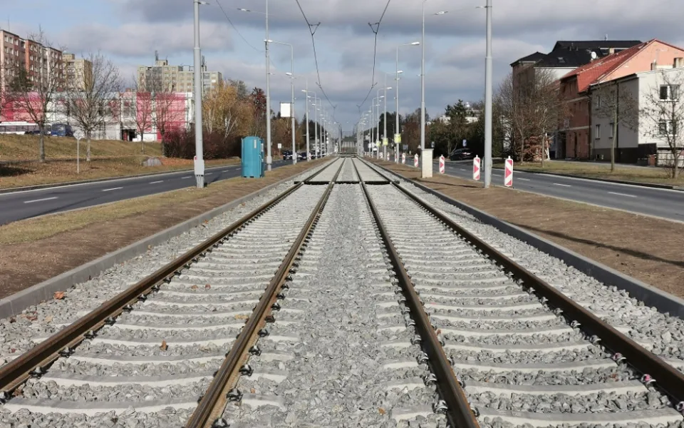 Končí tříměsíční výluka, na tramvajovou trať linky číslo 1 v Bolevci se vrací běžný provoz
