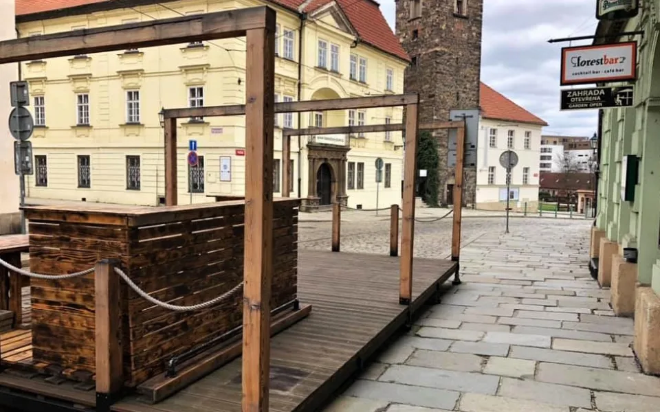 size4-1638037751385-231-majitel-baru-chce-podporit-prodejce-ze-zrusenych-vanocnich-trhu-zdarma-jim-nabizi-k-vyuziti-venkovni
