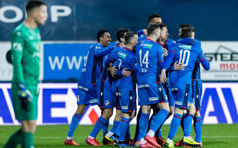 Viktoriáni porazili Slovácko 2:1 a dál ztrácejí na Slavii tři body