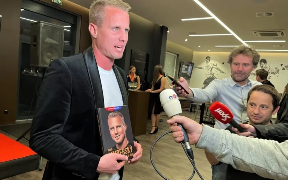 Soud potvrdil sedmiletý trest podvodníkovi, který obral o miliony fotbalistu Limberského