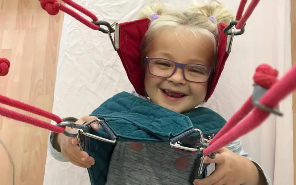 Start do života rozhodně neměla lehký pětiletá Michaelka, teď ale začíná dělat velké pokroky