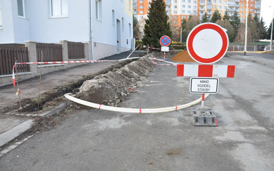 Nová online kalkulačka spočítá, kolik bude stát zábor parkovacích míst