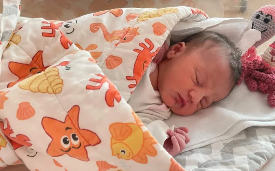 Emily přišla na svět minutu po půlnoci a je prvním plzeňským miminkem letošního roku