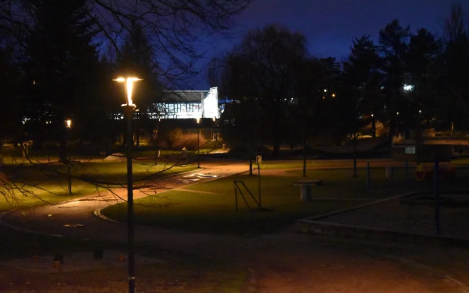 Lidem na cestu posvítí nové inteligentní lampy, umí měnit intenzitu světla a šetří energií