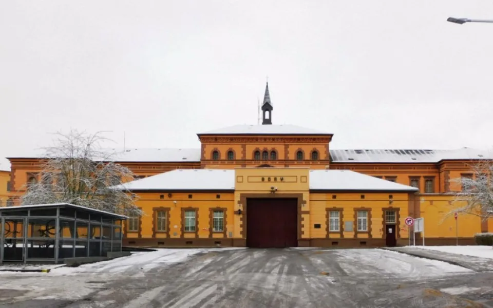 Tým zdravotníků naočkuje ve věznici na Borech přes 700 vězňů, jedná se hlavně o třetí posilující dávky