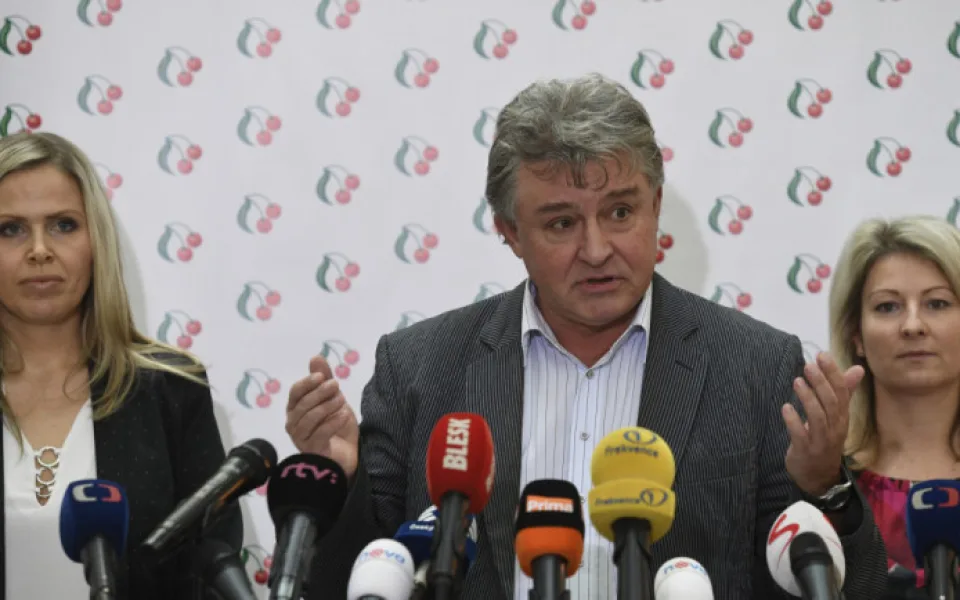 Generační obměna u KSČM? Někteří z mladých připomínají spíše parodii na „jasánkovské agitky“, říká Jiří Dolejš