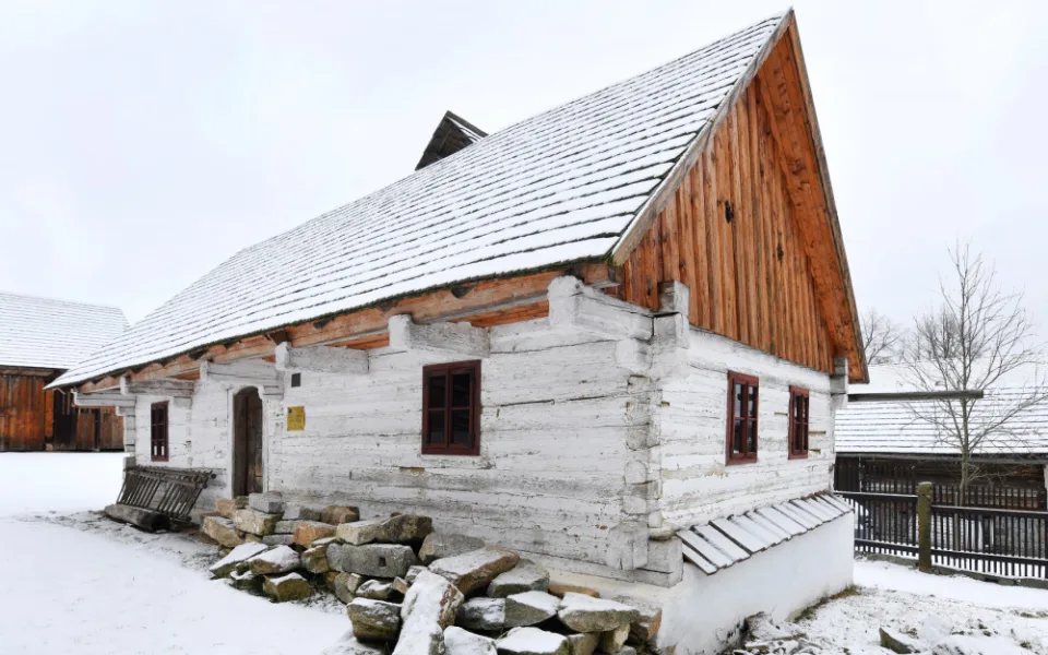 Ve skanzenu v Chanovicích je 20 objektů lidové architektury z Pošumaví