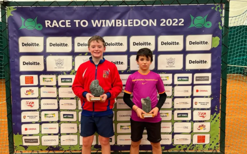 size3-16487159242608-241-race-to-wimbledon-pro-tenisove-nadeje-pokracuje-jsou-znami-vitezove-mezi-mladsimi-zaky