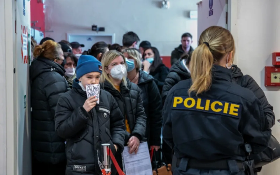 Vedení Plzně ostře odmítlo nařčení, že upřednostňuje děti ukrajinských uprchlíků před českými žáky