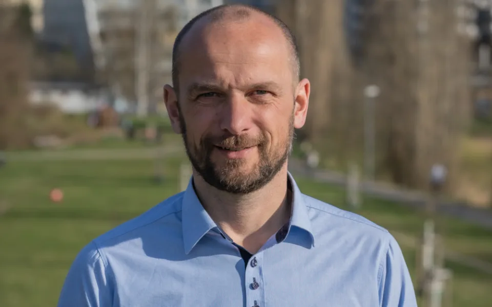Průvan v tomto prohnilém prostředí mohou udělat jen noví lidé, říká Aleš Tolar, lídr STAN na post primátora Plzně