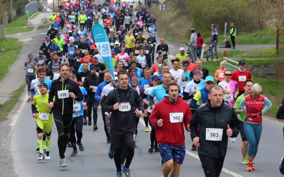 Po dvouleté covidové pauze vyrazili sportovci znovu na trať, půlmaraton přilákal přes tisícovku běžců