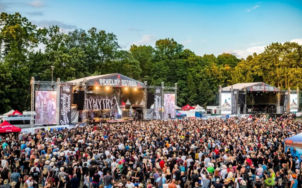 Pekelný ostrov v Holýšově nabídne přední české rockové kapely, návštěvníky čekají i novinky jako je V.I.P. kemp