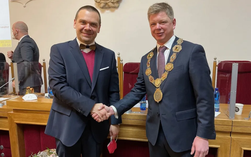 Martin Baxa rezignoval na post primátora po jeho jmenování minstrem, Pavel Šindelář ho ve funkci nahradil letos 17. ledna