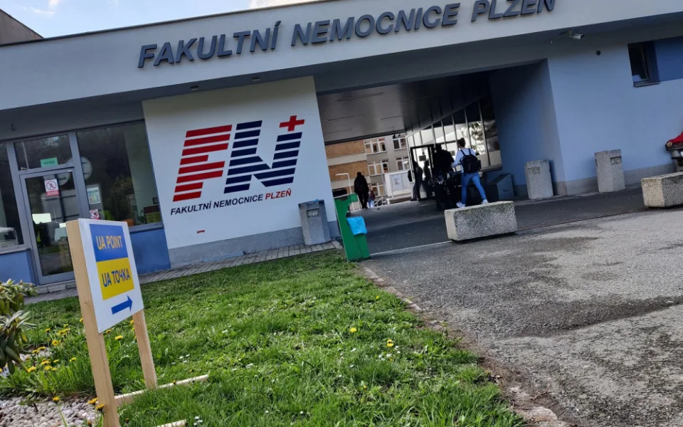 Denně přichází do fakultní nemocnice až dva ukrajinští pacienti s HIV