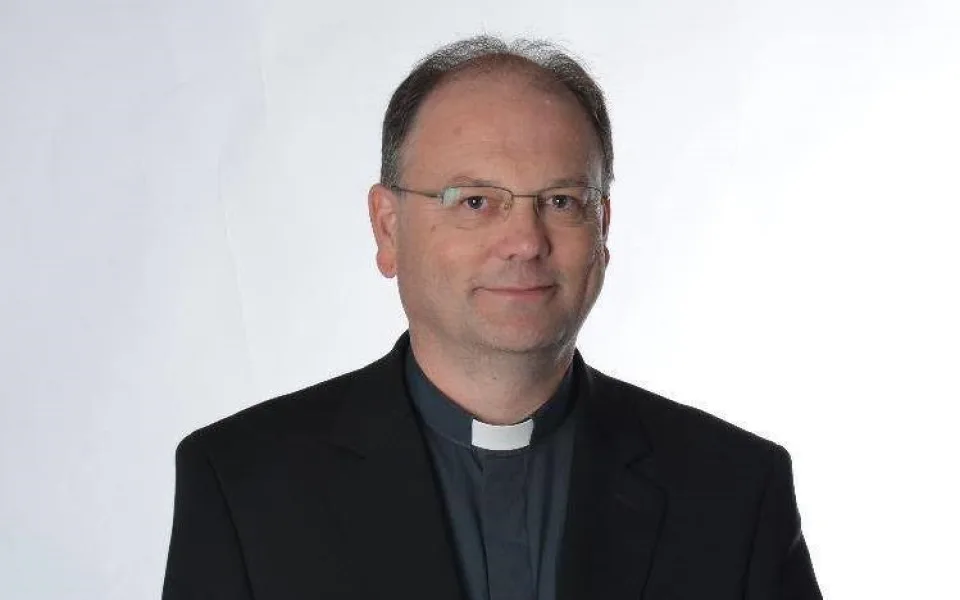 Ve funkci generálního vikáře Diecéze plzeňské skončil k 1. květnu kněz Jakub Holík
