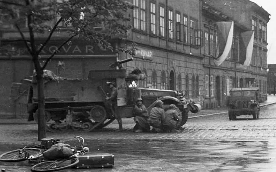 Do Plzně obsazené Němci přijeli Američané ráno 6. května 1945 v 8.15. V ulicích pak vypukly boje